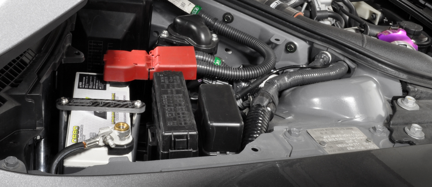 R35 GTR STM lightweight battery kit installed